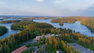 Kylpylähotelli Rauhalahti luonnon keskellä Kuopiossa